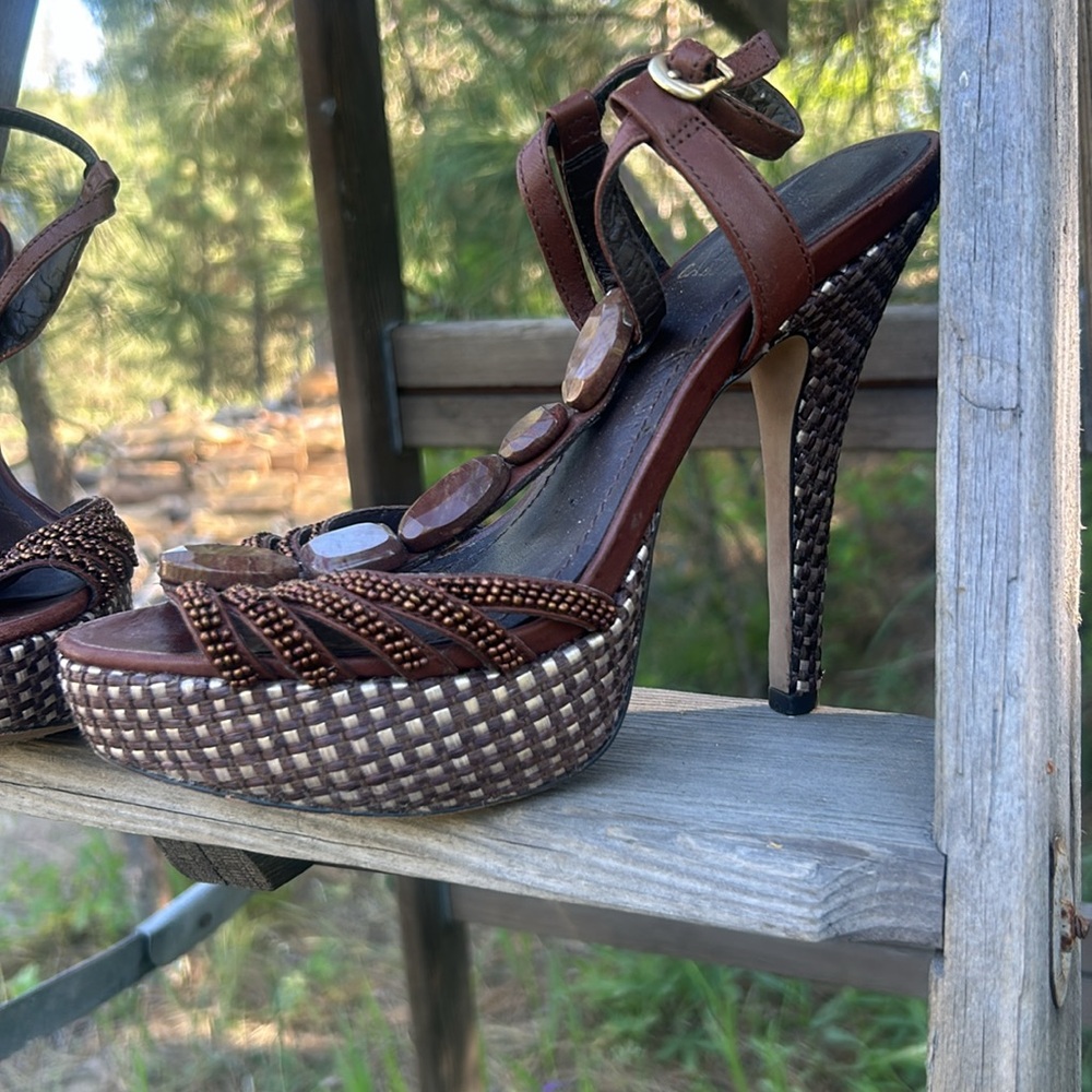 Vince Camuto Minka Navajo Brown woven high heels - Picture 4 of 12